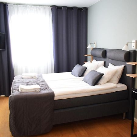 Hotell Gaestis Tierp Bagian luar foto