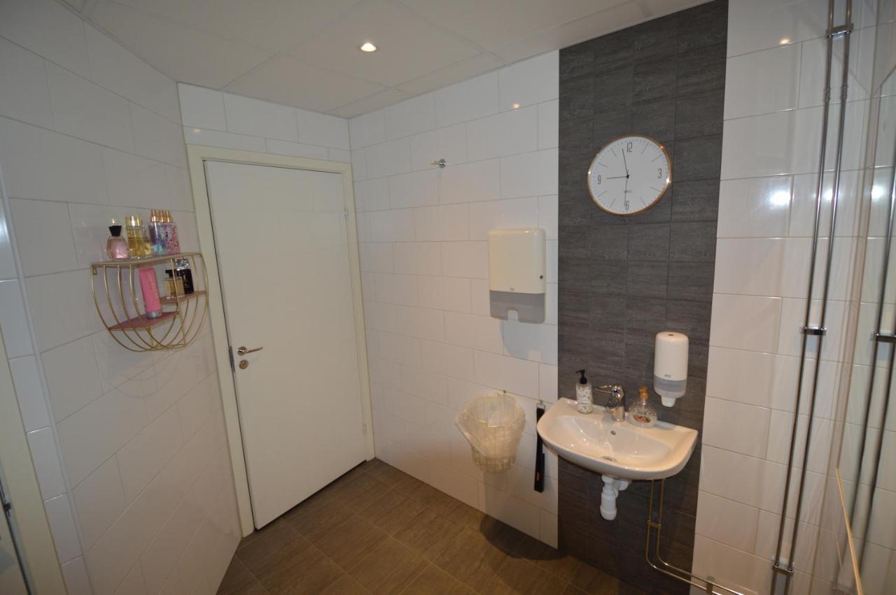 Hotell Gaestis Tierp Bagian luar foto