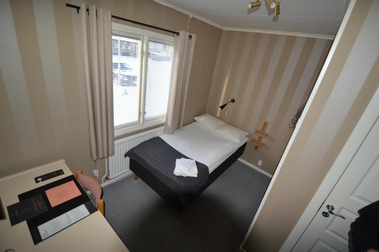 Hotell Gaestis Tierp Bagian luar foto