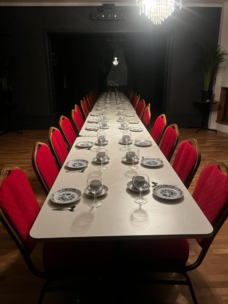 Hotell Gaestis Tierp Bagian luar foto